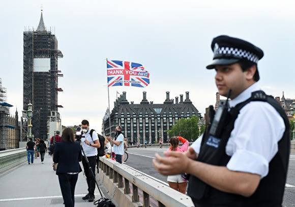 Великобритания вводит обязательный карантин для приезжих с 8 июня - znak.com - Россия - Англия