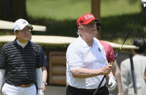 Трамп поехал играть в гольф во время национальной изоляции - newtvnews.ru - Сша - штат Флорида