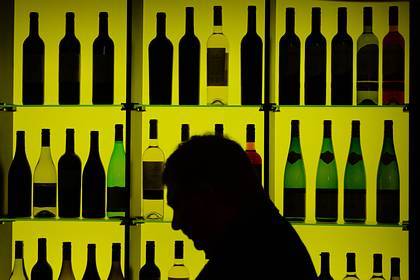 В России выросли продажи водки и вина - lenta.ru - Россия