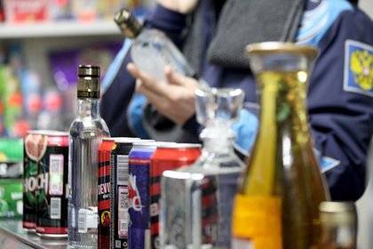 Роспотребнадзор объяснил влияние алкоголя на коронавирус - lenta.ru