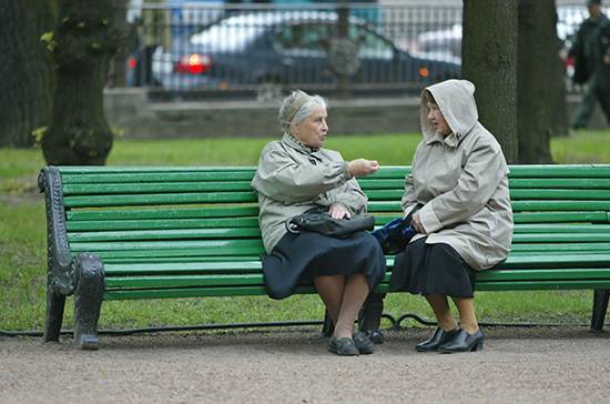 Лео Бокерия - Бокерия призвал разрешить пожилым людям прогулки на свежем воздухе - pnp.ru - Россия