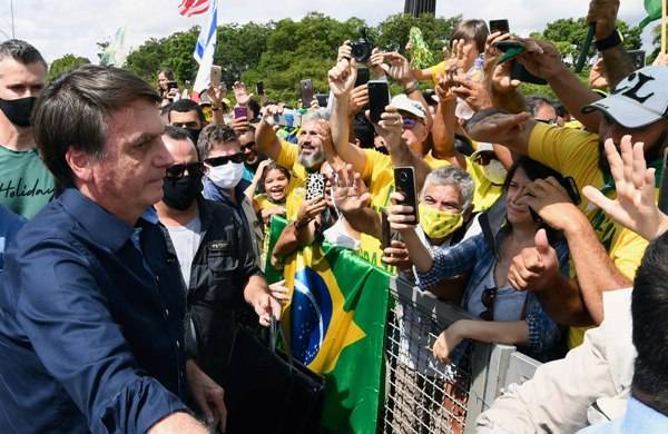 Разгневанные эпидемией: бразильцы назвали своего президента «мусором» - eadaily.com - Сша - Бразилия