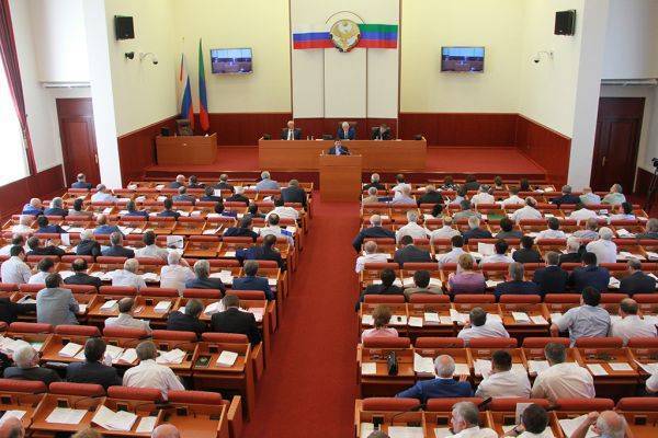 Пандемия в Дагестане: в парламенте республики сократили расходы на отдых - eadaily.com - республика Дагестан