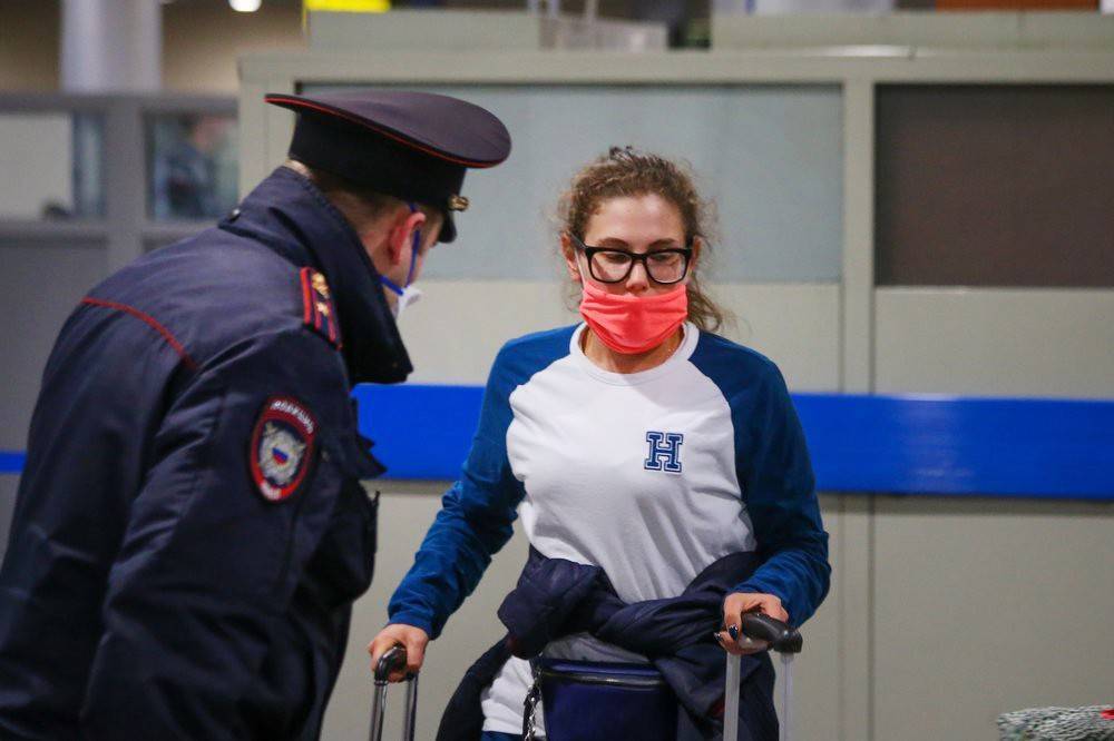 Анна Попова - Путешествующих за рубеж обяжут сесть на карантин за свой счет - tvc.ru - Россия