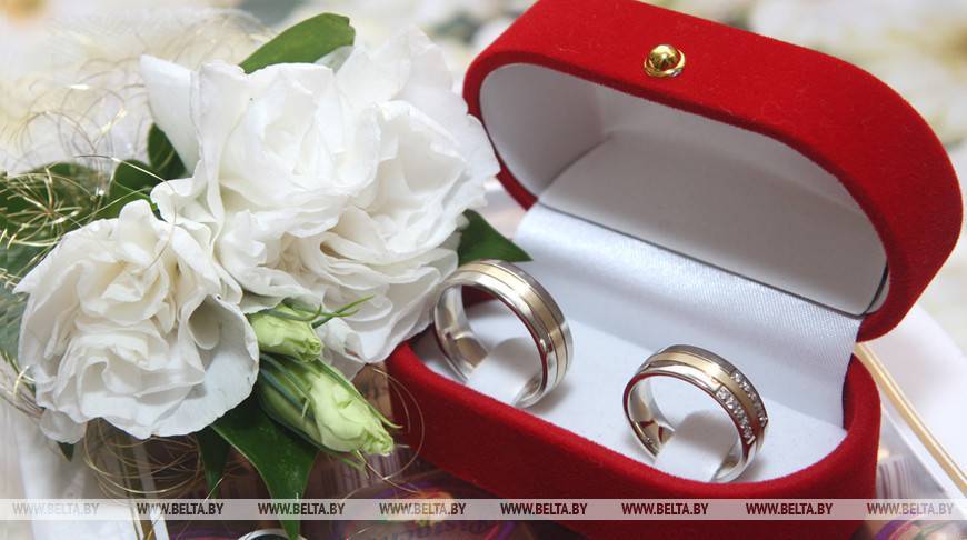 Не более 10 гостей на торжественной регистрации брака - в Беларуси приняли допмеры против COVID-19 - belta.by - Белоруссия - Минск