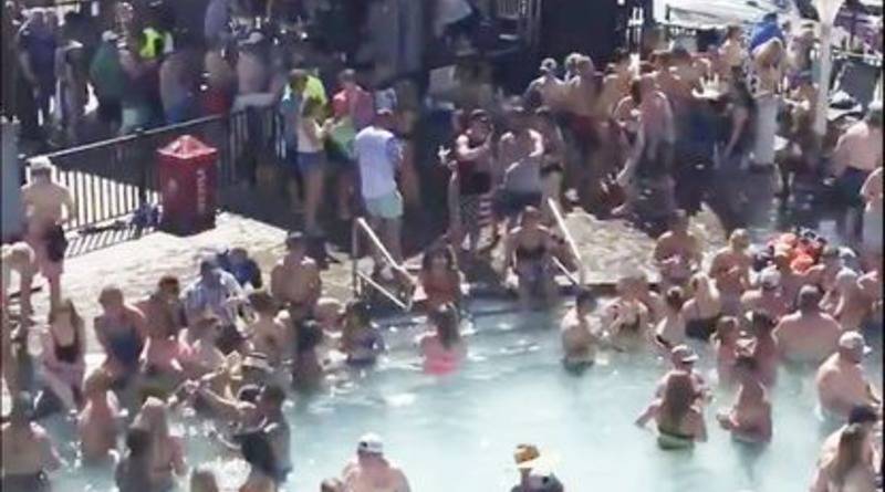 15 миллионов просмотров: на вечеринке в бассейне собралась огромная толпа, игнорируя все правила - usa.one - Сша - штат Миссури