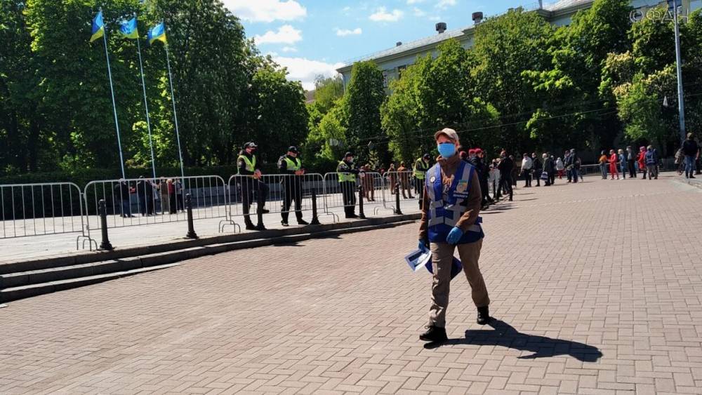 Украинка натянула трусы на голову после требования надеть маску - riafan.ru - Киев