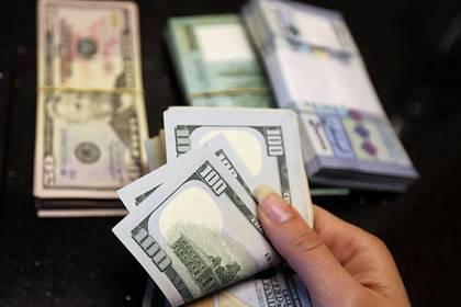 Российские банки ввезли в страну рекордную сумму валюты - lenta.ru - Россия