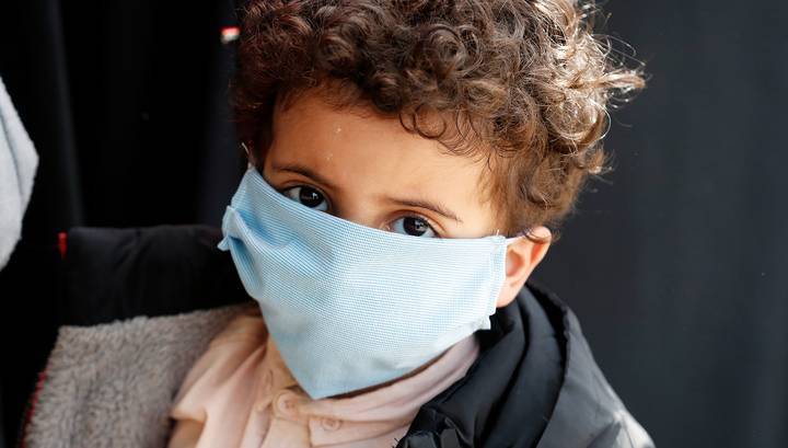Педиатры предупредили об опасности медицинских масок для малышей - vesti.ru - Япония