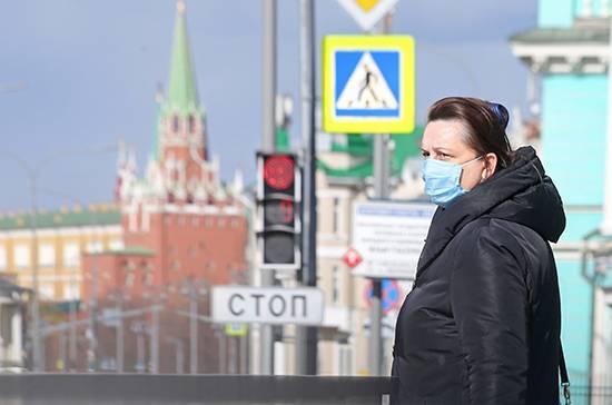 Дмитрий Песков - Эпидемиологическая опасность из-за COVID-19 в России сохраняется, заявили в Кремле - pnp.ru - Россия