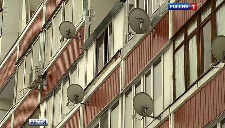 "Телепортировавшимся" с балкона супругам-москвичам штрафы частично отменены - vesti.ru