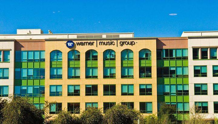 Звукозаписывающая компания Warner Music выйдет на биржу - vesti.ru