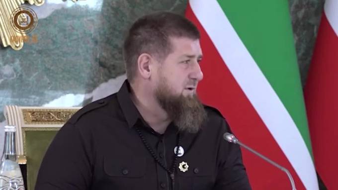 Рамзан Кадыров - Кадыров призвал медиков и силовиков забыть об отпуске и отдыхе - piter.tv - Россия - республика Чечня