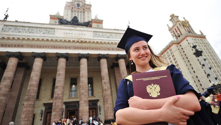 Госдума приняла закон, признающий электронные копии дипломов - gazeta.ru - Россия