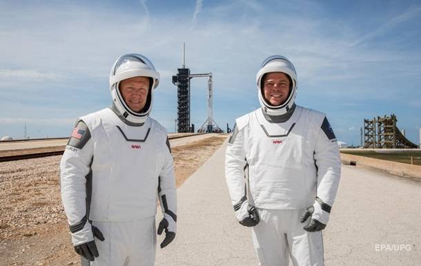 Илон Маск - Илона Маска - Роберт Бенкен - Шаг в будущее. Маск запускает астронавтов на МКС - korrespondent.net - штат Флорида