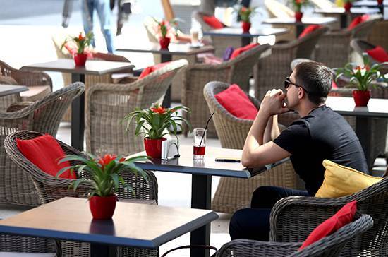 В Италии на первой неделе работы баров и ресторанов их дневная выручка упала на 70% - pnp.ru - Италия