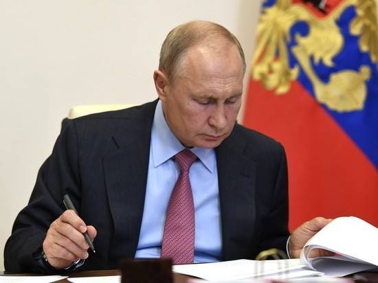Владимир Путин - Путин поднял минимальное пособие по безработице: с 1,5 до 4,5 тыс руб - newtvnews.ru