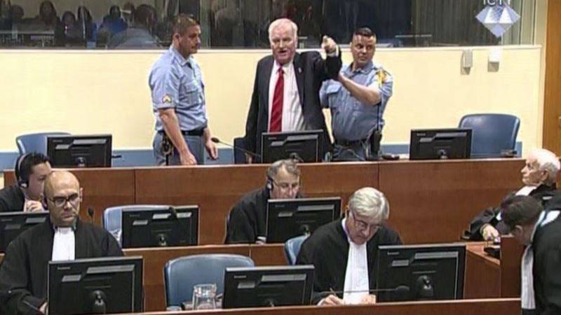 Ратко Младич - Апелляционные слушания по делу Ратко Младича отложены на неопределенный срок - golos-ameriki.ru