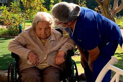 111-летняя долгожительница победила коронавирус и установила рекорд - lenta.ru - Чили - Сантьяго