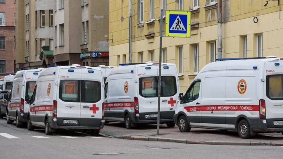 Смольный потратит более 170 млн рублей на покупку 45 машин скорой помощи - dp.ru - Санкт-Петербург