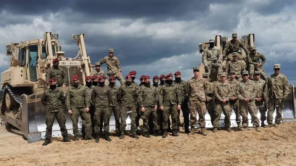 Войска НАТО приготовились «побряцать оружием» всего в 300 км от российской границы - riafan.ru - Сша - Польша