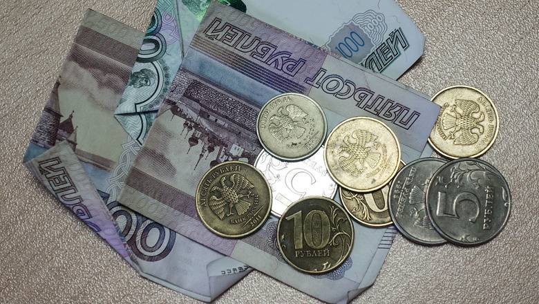 Количество свободных денег у россиян сократилось за год на 40% - newizv.ru - Москва