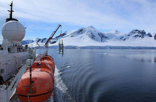 Ученые сплавали в Антарктику на зараженном COVID-19 корабле - usa.one - Англия - Австралия - Аргентина