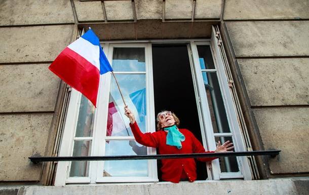 Граждане Франции недовольны борьбой властей с коронавирусом - korrespondent.net - Франция - Украина