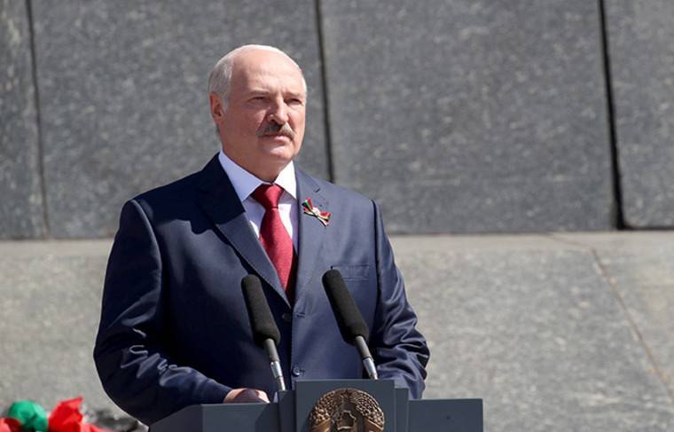 Лукашенко объяснил, почему не может отменить парад в День Победы - news.ru