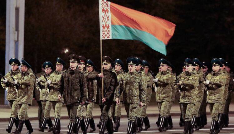 Александр Лукашенко - Лукашенко решил не отменять парад Победы на фоне пандемии - newtvnews.ru - Белоруссия