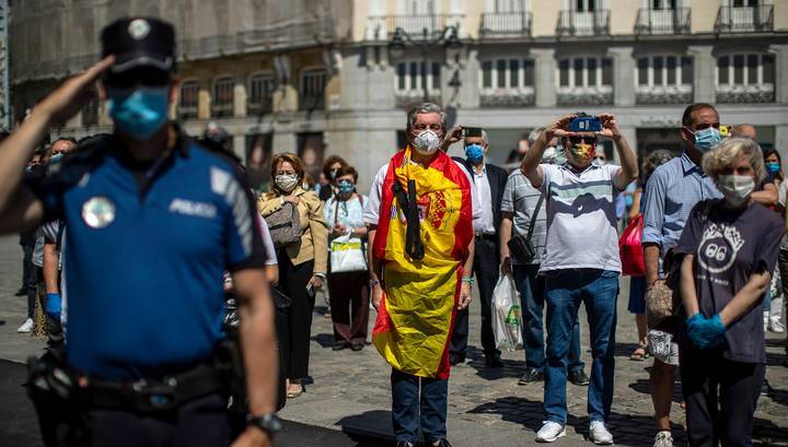 Европа снимает ограничения и ищет виновных в эпидемии - vesti.ru - Испания