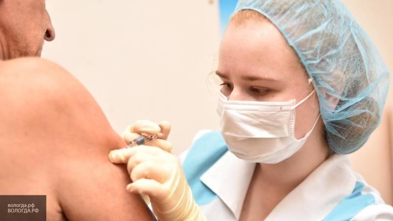 Ринат Максютов - Испытания новой вакцины "Вектора" от COVID-19 завершат осенью - politexpert.net - Россия