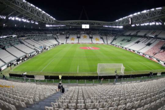 Зрители вернутся на футбольные стадионы Европы с нового сезона - versia.ru - Англия - Испания