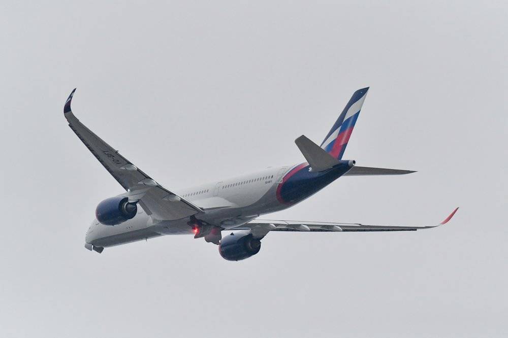 «Вывозным» рейсом из Лондона вылетели 280 россиян и 9 иностранцев - vm.ru - Россия - Санкт-Петербург - Москва - Англия - Лондон - Снг