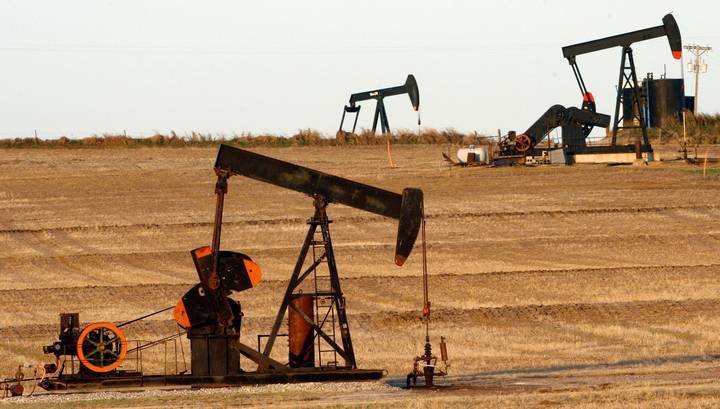Цены на нефть снизились на фоне обострения напряженности в отношениях США и Китая - vesti.ru - Сша - Китай