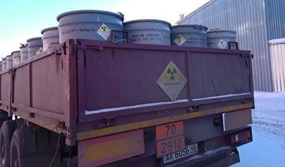 В Европе активисты пытались блокировать отправку на Урал 13 вагонов с «урановыми хвостами» - znak.com - Россия - Германия - Новоуральск