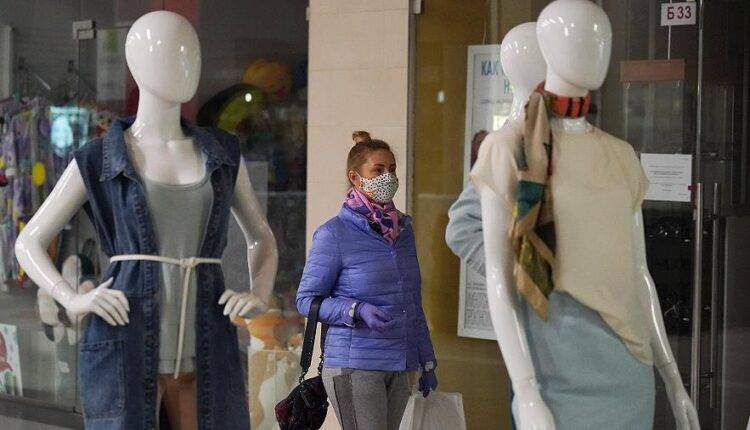 Продажи одежды в России упали на 90% - newtvnews.ru - Россия - Москва