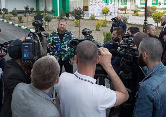 Рамзан Кадыров - Кадыров хочет наказывать тех, кто постит в соцсети видео погонь за нарушителями карантина - znak.com - республика Чечня