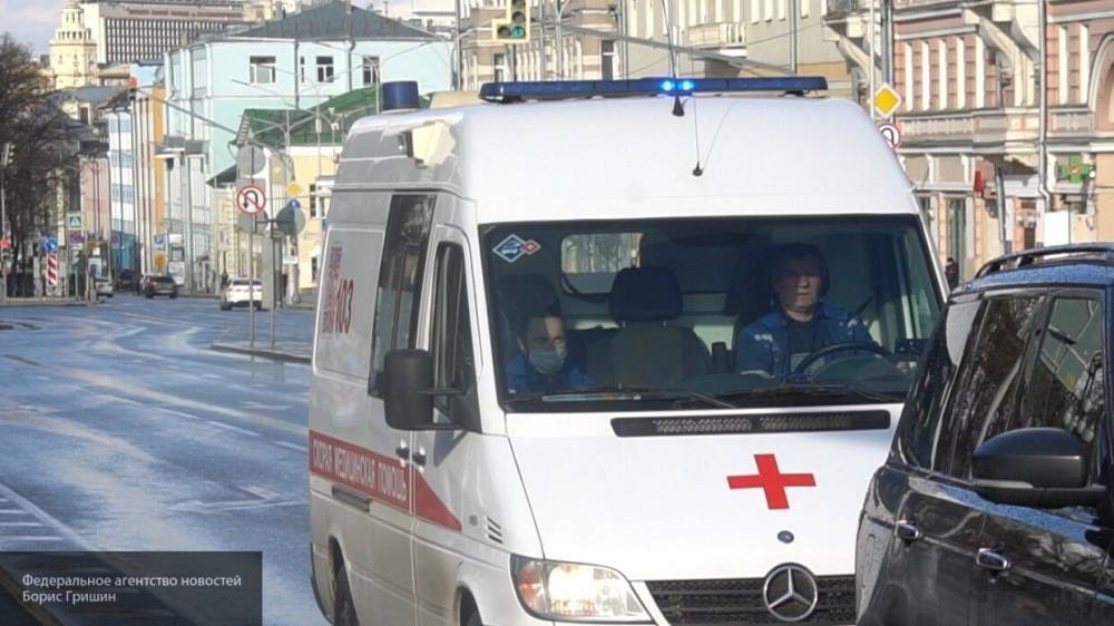 Антон Повзун - Медсестра скорой помощи с подтвержденным COVID-19 умерла в Петербурге - nation-news.ru - Санкт-Петербург