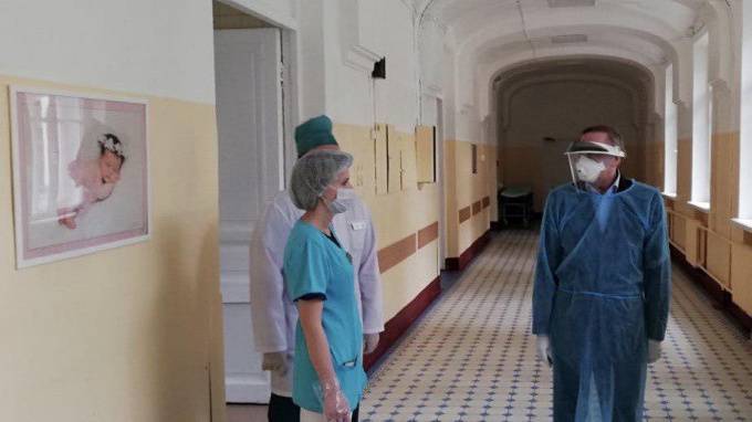 Александр Беглов - Беглова не будут дополнительно обследовать после посещения роддома с коронавирусом - piter.tv