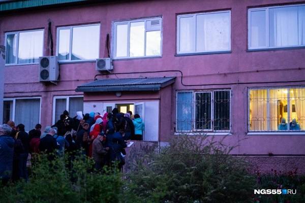 Главврач больницы в Омске уволился после вспышки коронавируса - eadaily.com - Омск