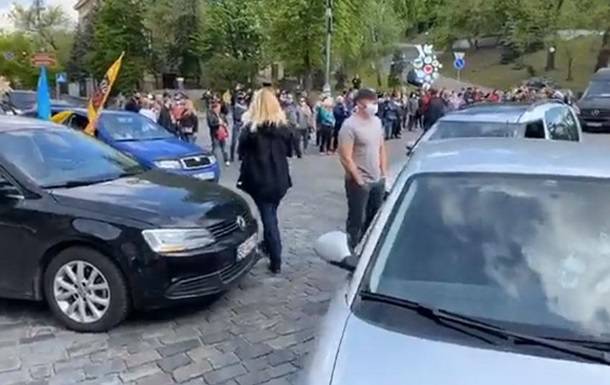 Протестующие перекрыли движение в центре Киева - korrespondent.net - Киев