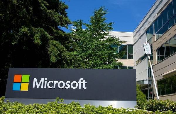 Сотрудники Microsoft будут работать из дома до октября - cnews.ru
