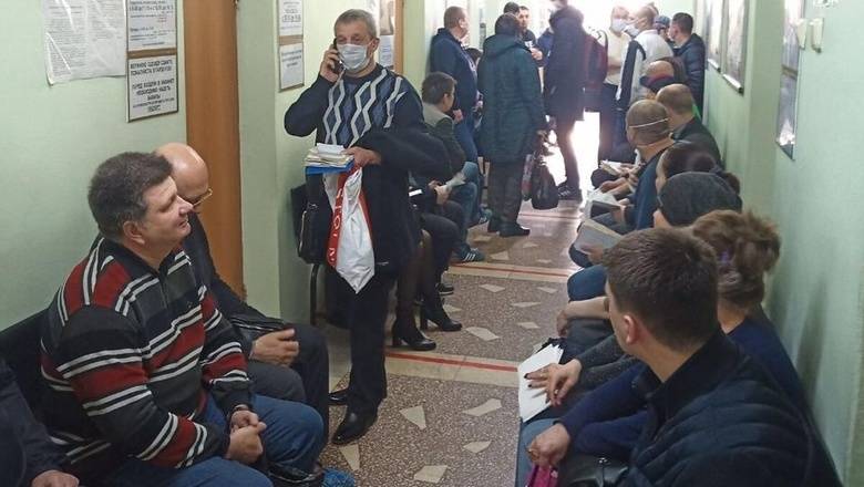 Врач: «Поликлиники остаются рассадниками коронавирусной инфекции!» - newizv.ru - Москва