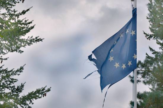 Паоло Джентилон - ЕС вступил в глубочайшую рецессию в своей истории, заявили в Еврокомиссии - pnp.ru - Евросоюз