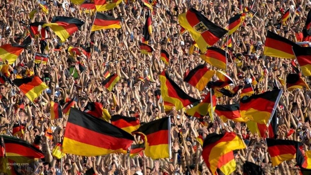 Ангела Меркель - Германия доиграет национальный чемпионат по футболу - politexpert.net - Германия