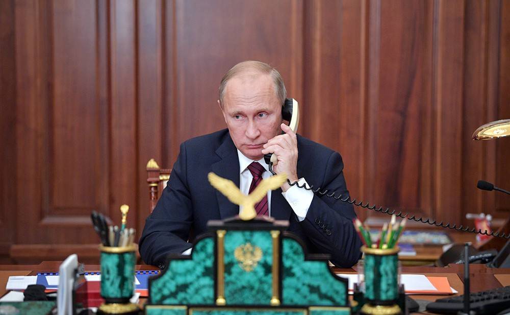 Владимир Путин - Синдзо Абэ - Шавкат Мирзиеев - Путин провел несколько телефонных разговоров из-за коронавируса - tvc.ru - Россия - Япония - Узбекистан