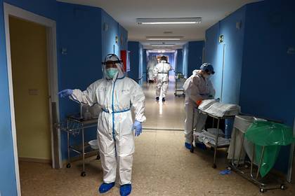 В Испании сократилась суточная смертность от коронавируса - lenta.ru - Испания