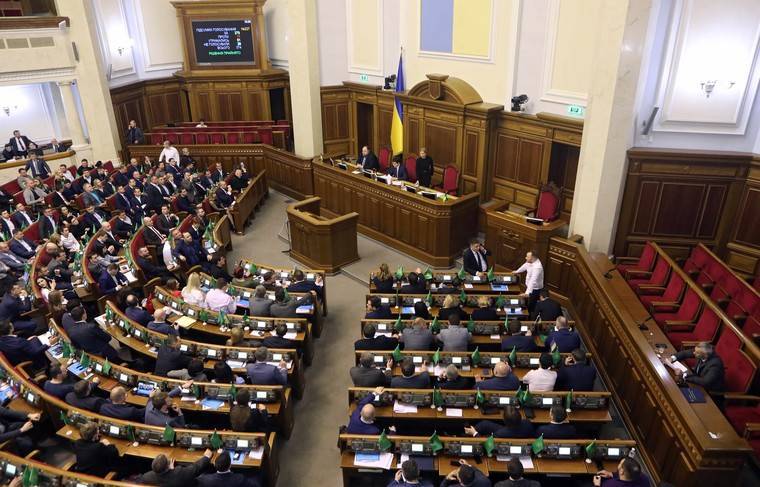 Депутаты Верховной рады поругались из-за «хитросделанной» партии Зеленского - news.ru - Украина