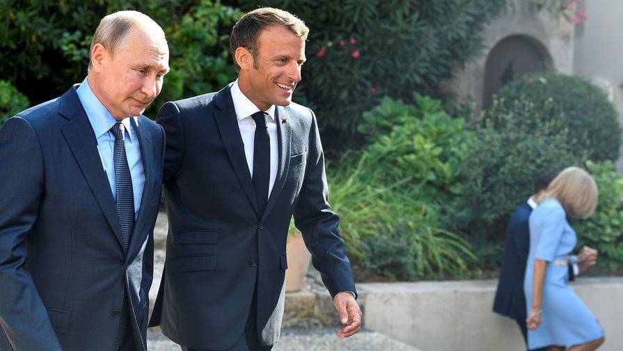 Владимир Путин - Эммануэль Макрон - Макрон и Путин провели телефонные переговоры - gazeta.ru - Россия - Франция